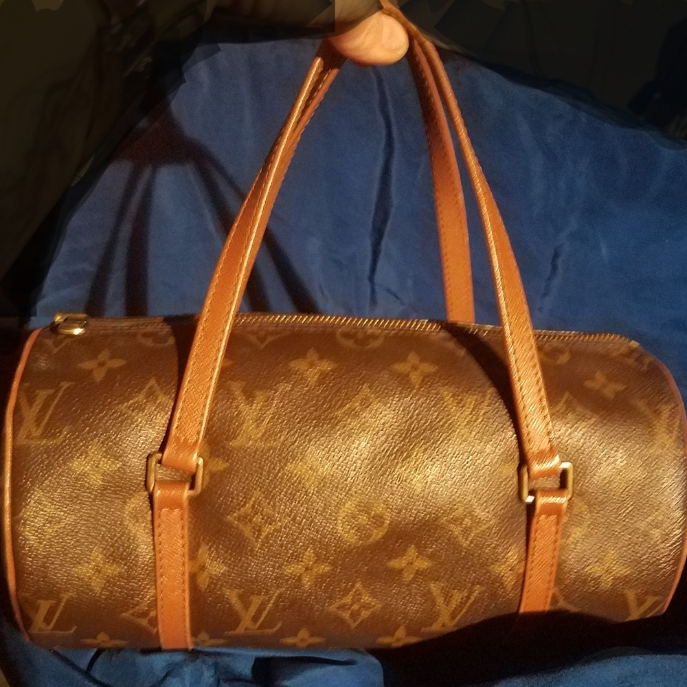Authentic Louis Vuitton Papillon 26